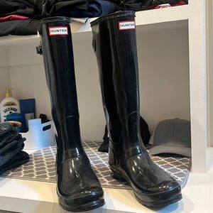 Hunter black rain boots